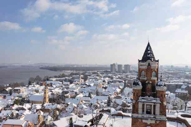 SNEG NA PRAGU:  Ponovo <span style='color:red;'><b>pahulje</b></span>,  oblačno i jako  hladno 