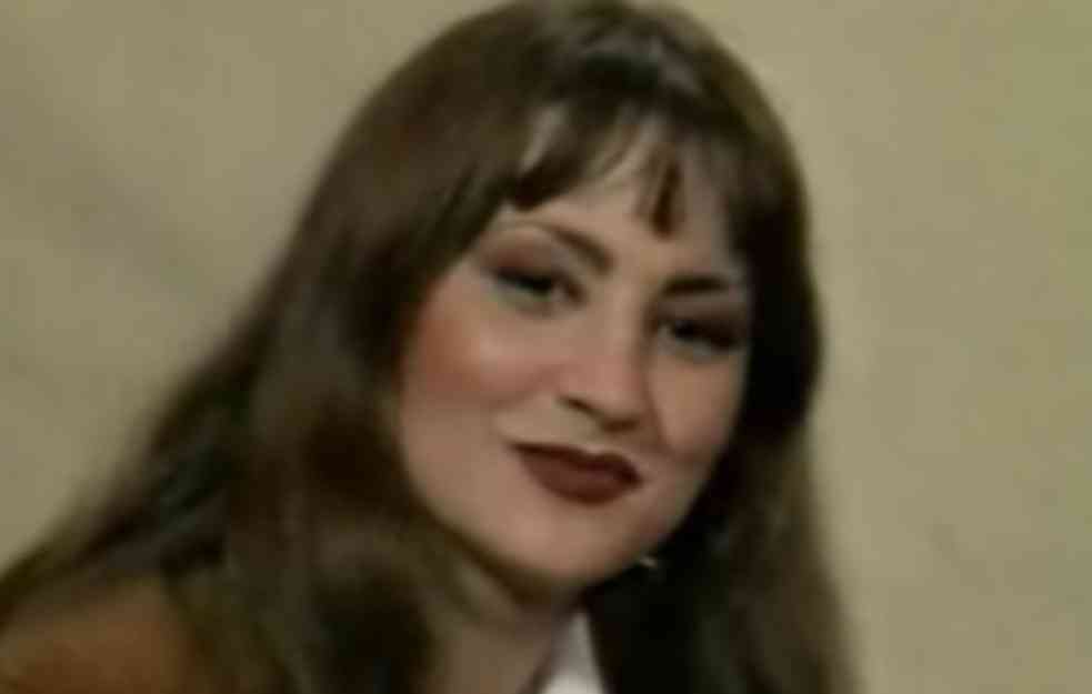 DA LI PREPOZNAJETE POZNATU PEVAČICU? Danas je ZANOSNA PLAVUŠA, a pre 28 godina izgledala je potpuno drugačije (FOTO+VIDEO) 