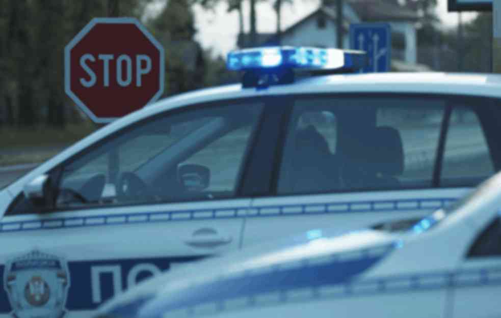 MUŠKARAC IZREŠETAN ZBOG BRATA? Napadači sa Karaburme pobegli ka Zvezdarskoj šumi, policija traga za njima