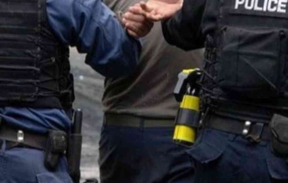 Suspendovani policajci u vezi sa maltretiranjem Srbina u Severnoj Mitrovici