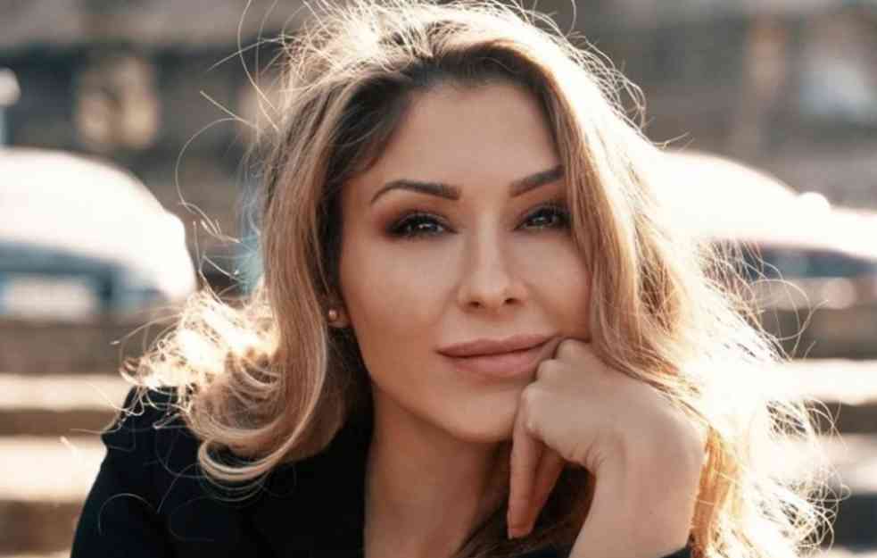 Voditeljka otkrila kako je počela ljubav između nje i supruga