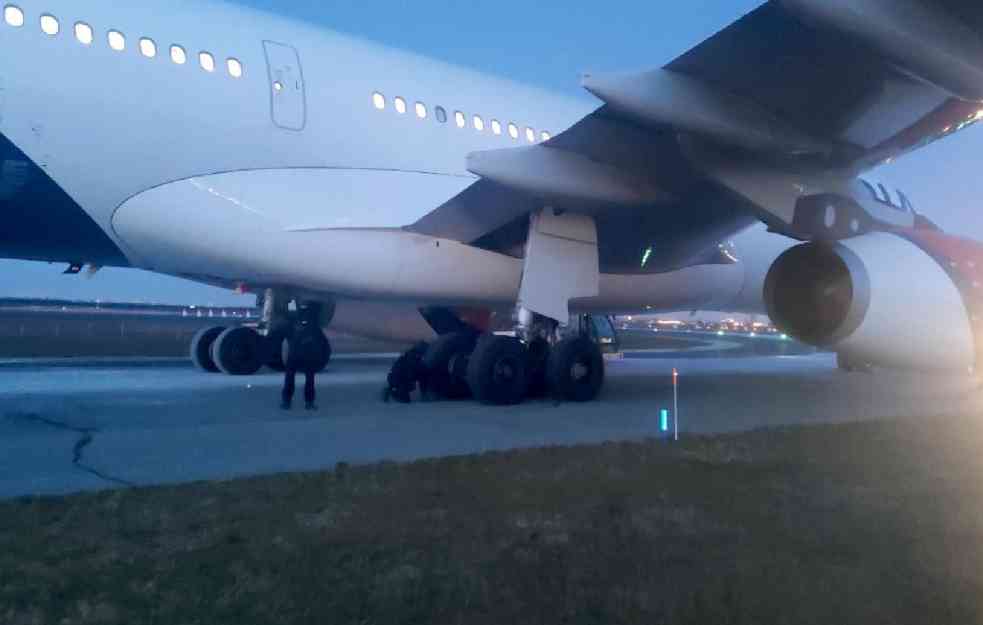 NOVA DOJAVA O BOMBI NA BEOGRADSKOM AERODROMU: Obustavljen let za Rusiju, SAJ na licu mesta (FOTO)