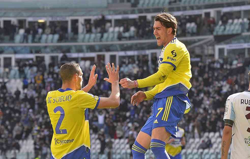 JUVE NA KRILIMA VLAHOVIĆA DO NOVE POBEDE: Srbin bio ubedljivo najbolji igrač na terenu (VIDEO+FOTO)