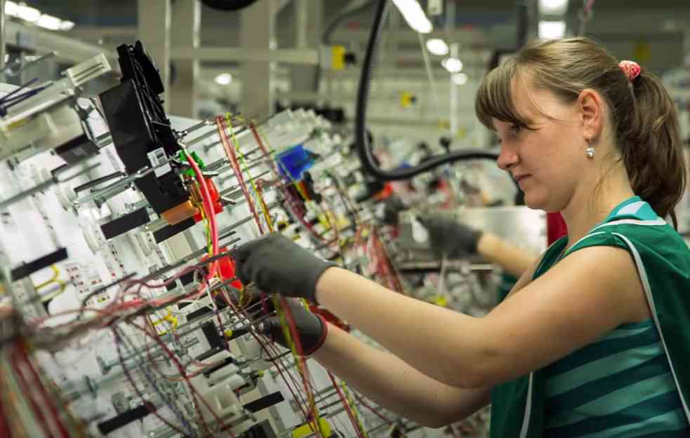 Kriza kuca na vrata: Bez posla može ostati najmanje 10.000 ljudi u srpskoj auto-industriji
