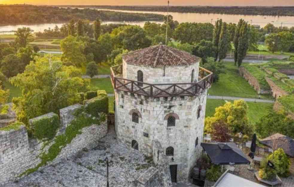 GDE NESTADE ZELENILO? Ovako danas izgleda pogled sa Kule Nebojša, a kako je bilo nekad?  (FOTO)