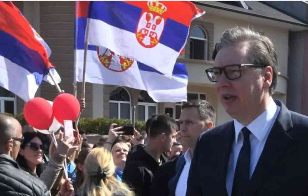 SRBIJA NIKAD NEĆE ZABORAVLJATI SVOJE JUNAKE! Vučić na otkrivanju spomenika Đeneralu Veljku u Kruševcu (FOTO)