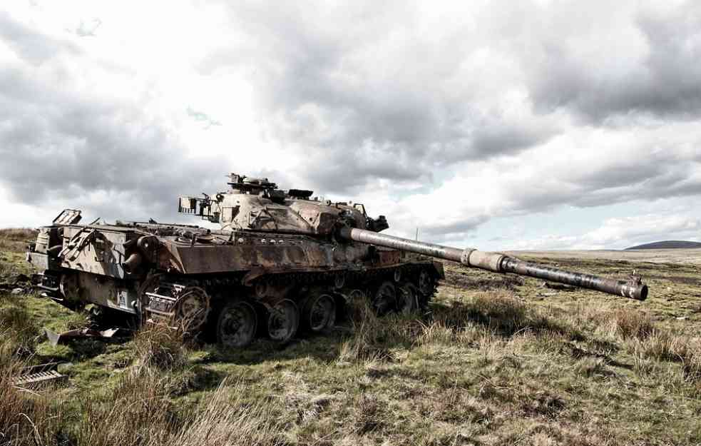 ISPALILI IH: Grčka ne da Ukrajini svoje Leopard tenkove, Brazil ne da granate