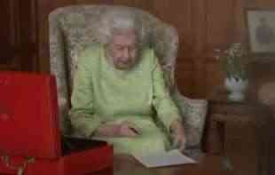 Kraljica <span style='color:red;'><b>Elizabeta II</b></span> će prvi put u životu krasiti naslovnicu MODNE BIBLIJE: Povod je POSEBAN (FOTO+VIDEO)