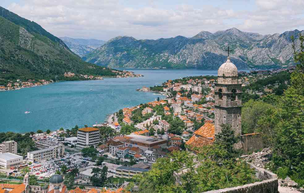 ĐEKNA BI I KEŠ I SANKCIJE Crnogorci sad počeli da kukaju za turistima iz Rusije