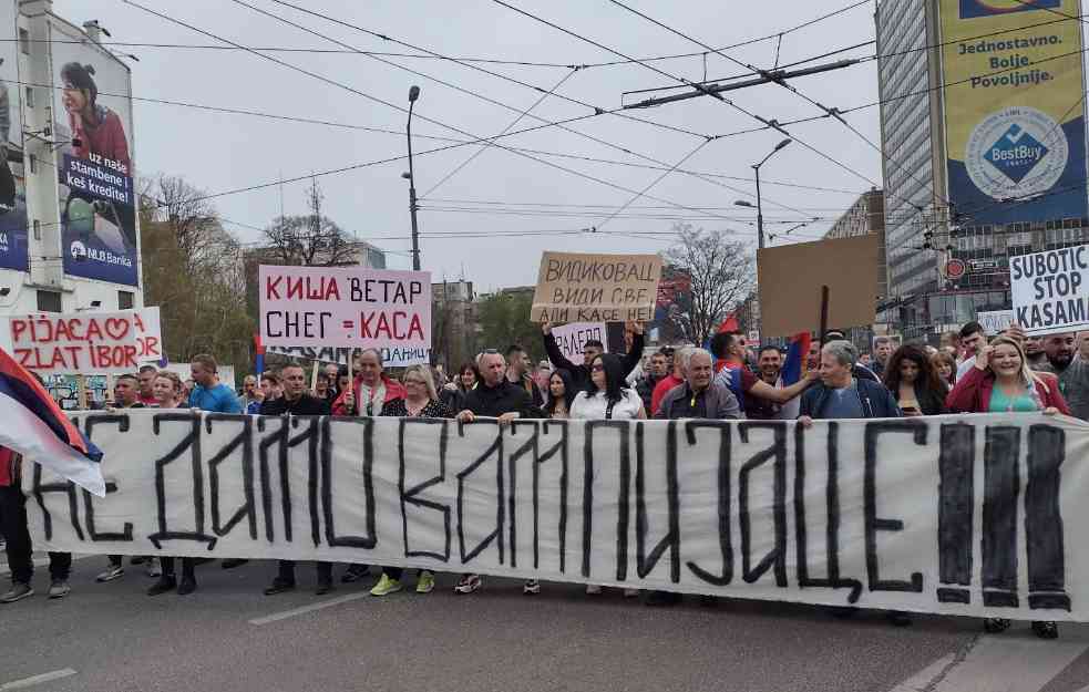 "GLAS" NA PROTESTU PIJAČNIH PRODAVACA: Protive se uvođenju fiskalnih kasa i imaju samo JEDAN ZAHTEV (VIDEO+FOTO)