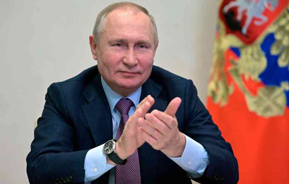 PESKOV: Putin redovno igra hokej
