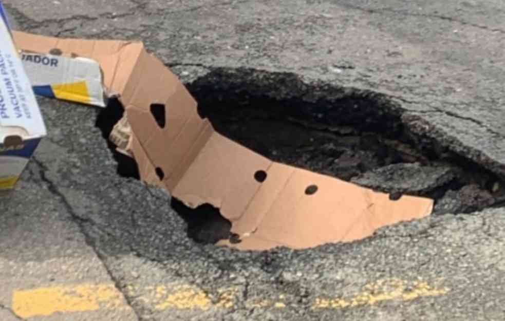 NOVI KRATER U BEOGRADU: Otvorio se asfalt na Banjici, građani u šoku