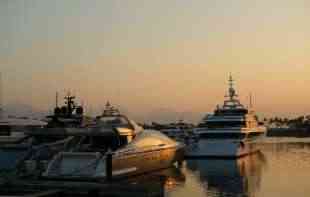 RUSI SE DOSETILI: <span style='color:red;'><b>Oligarsi</b></span> primenjuju novu taktiku, beže u ove dve zemlje i kupuju i do OSAM STANOVA dnevno