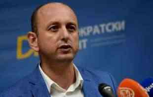 Milan Knežević o protestima u Srbiji: Nije valjda da je cilj bacanje Vučićevog leša sa terase?