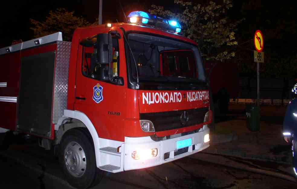 Buknuo požar na Novom Beogradu: Podrum zgrade u plamenu
