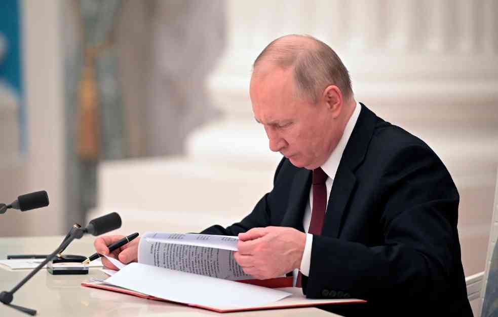 Peskov: Putin ne planira da prisustvuje sahrani pape Franje