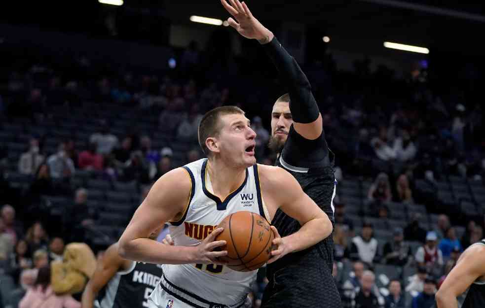 LJUDI, OVO SE DOGAĐA JEDNOM U STO GODINA! MVP, MVP, fanatični navijači Lejkersa viču Jokiću usred Los Anđelesa! (FOTO+VIDEO)