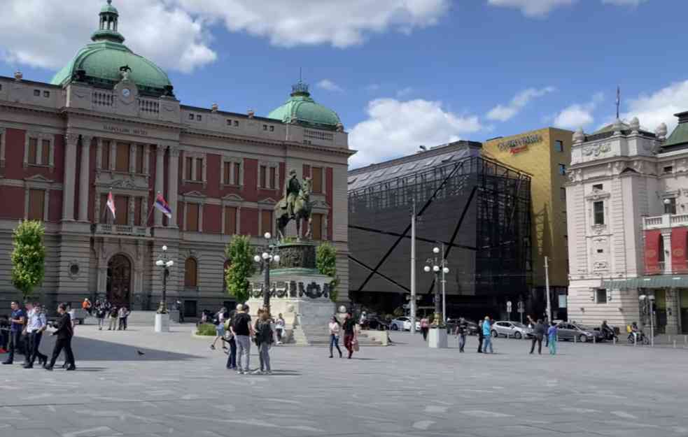 Trg republike dobija kružni tok