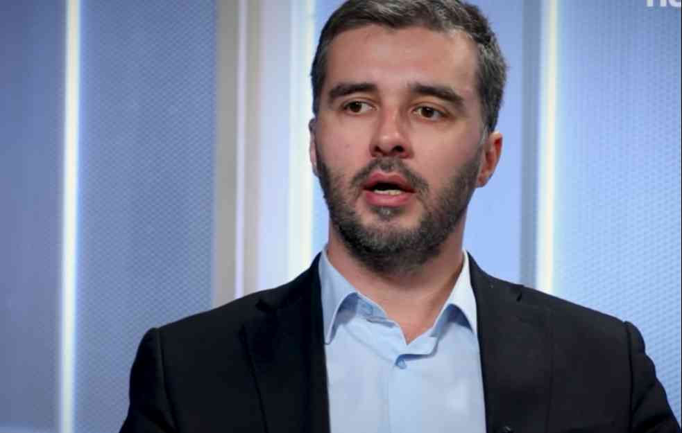 Savo Manojlović: 