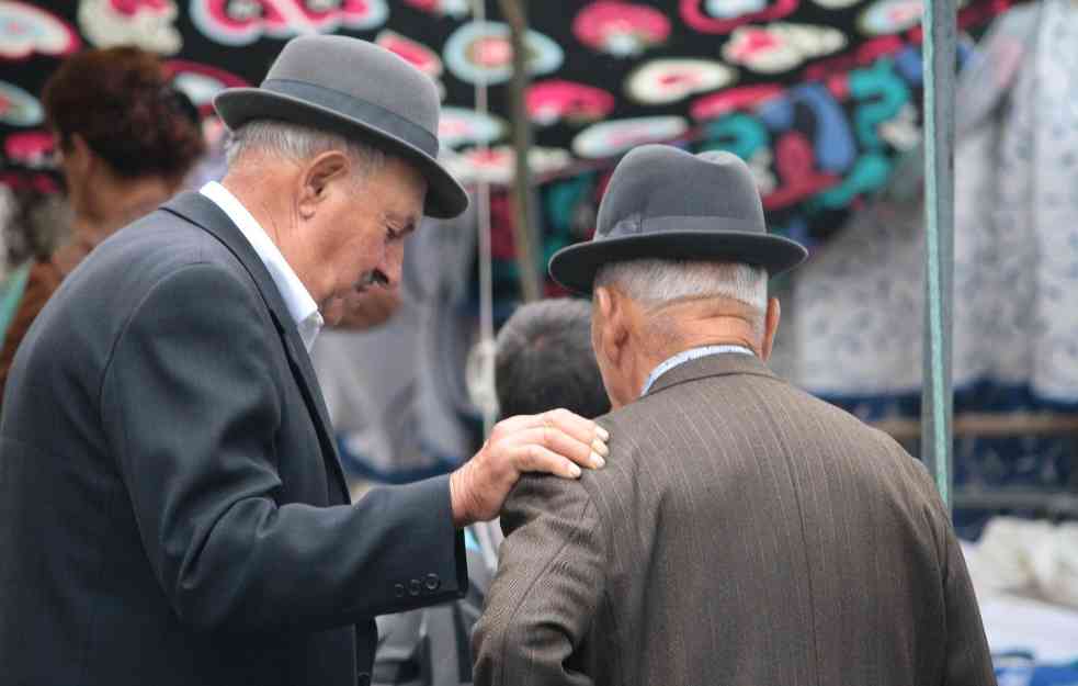 OBAVEŠTENJE: Ovo morate da znate pre prijave o PENZIONERSKIM KARTICAMA