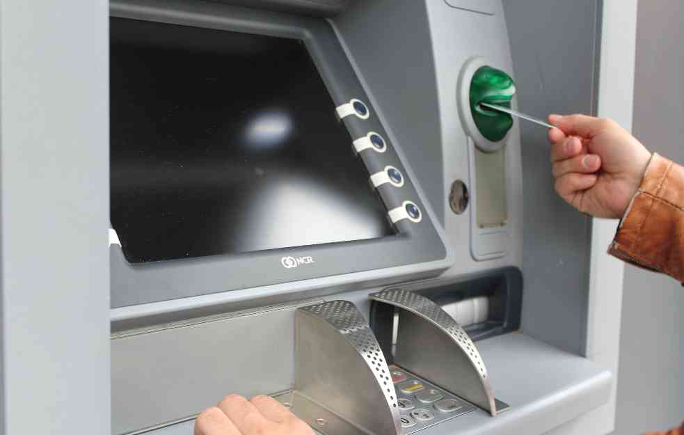 Keš stopiran! Bankomati obustavili isplatu gotovine!