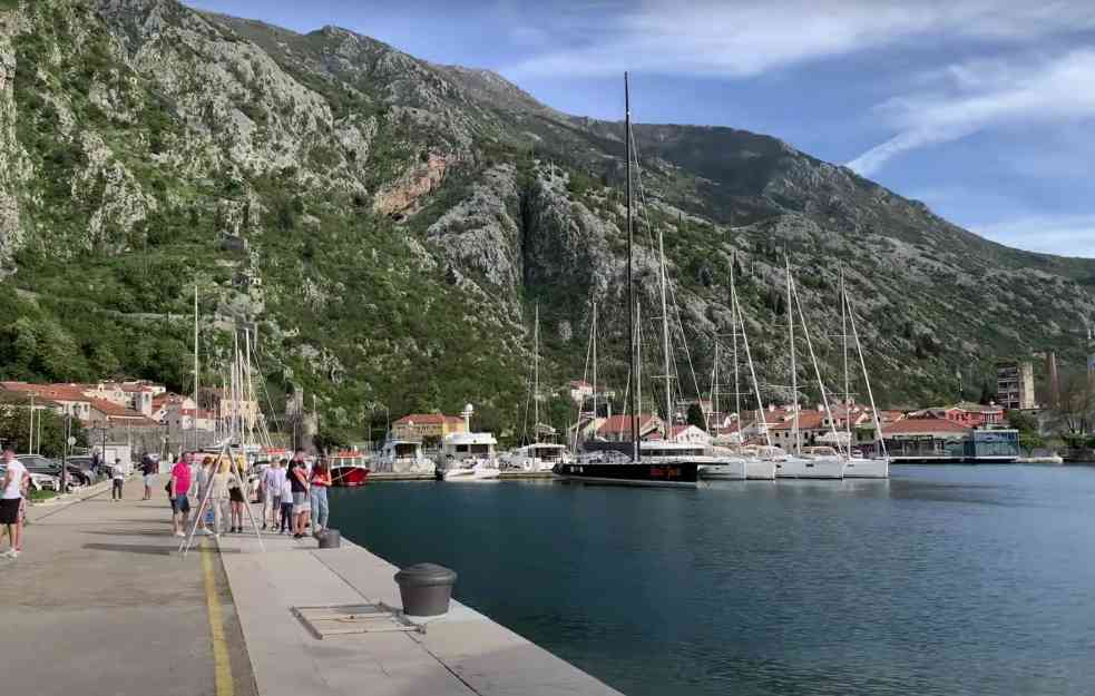 OVDE SRBI OBOŽAVAJU DA LETUJU: Stiglo priznanje, crnogorski grad proglašen za jedan od NAJLEPŠIH u Evropi (FOTO)