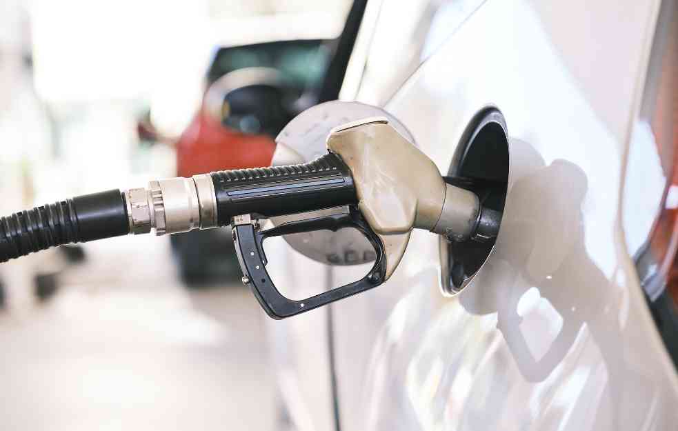 DONETA ODLUKA, GORIVO OD DANAS JEFTINIJE: Evo koliko će sada koštati dizel i benzin