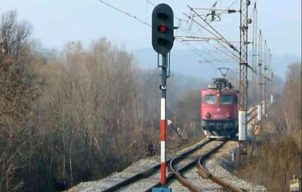 TRAGEDIJA U ZEMUNU: Voz pregazio muškarca!