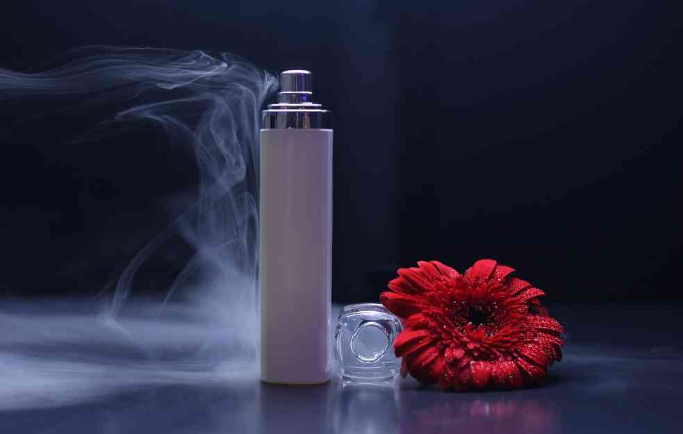 Ovako možeš da POPRAVIŠ cevčicu od parfema kada se pokvari 