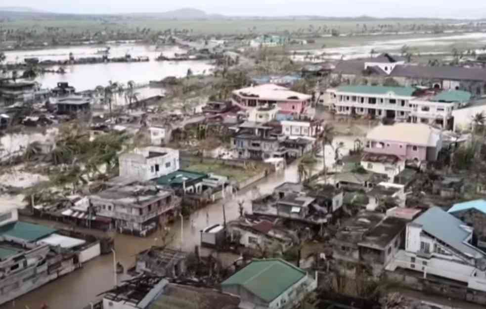 JEZIVE SCENE SA FILIPINA: Tropska oluja napravila KATASTROFU, poginulo najmanje 25 osoba