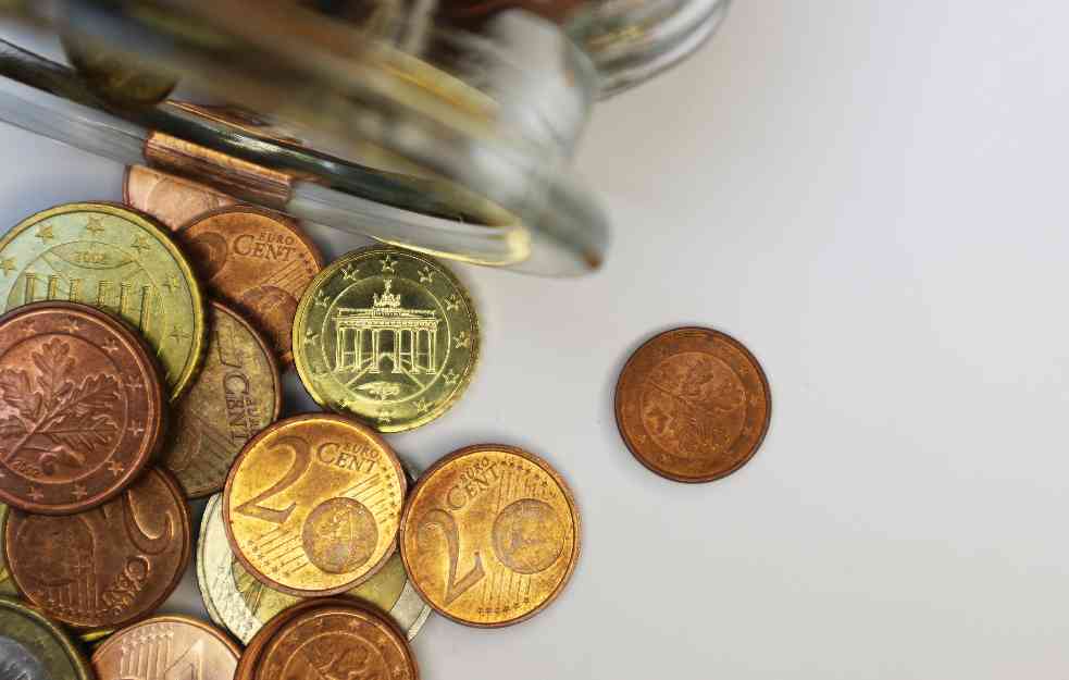 Šta će se desiti sa evrom ako padnu investicije