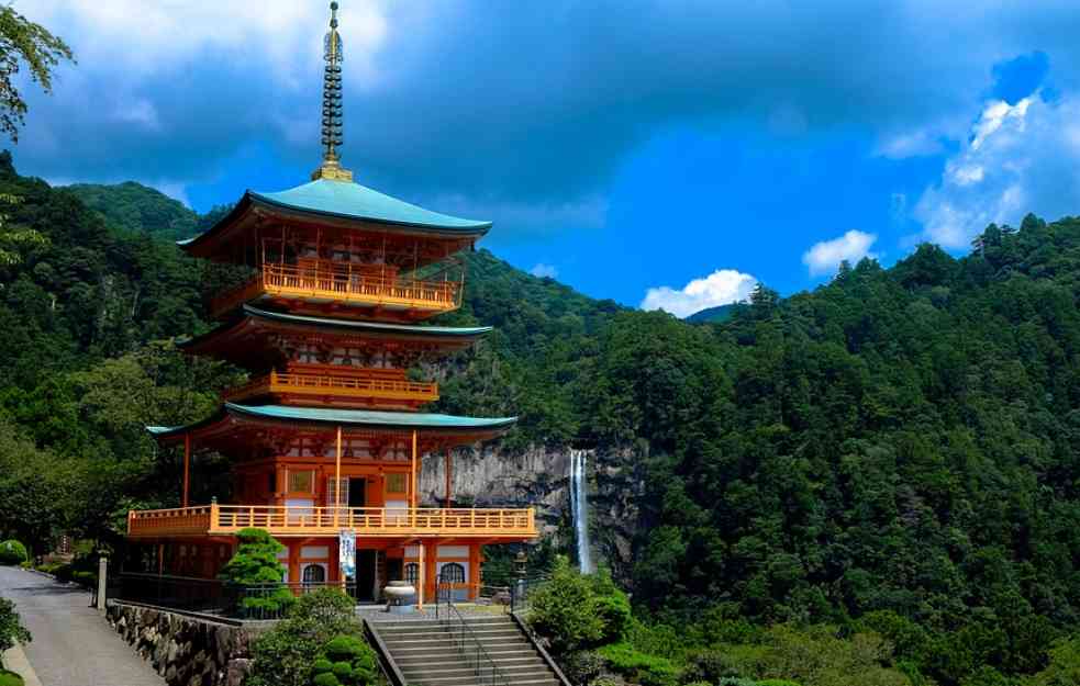 JAPANCI OPET UDARAJU NA RUSIJU: Na meti 398 pojedinaca i 28 organizacija