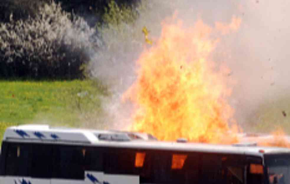 ZAPALIO SE TURISTIČKI AUTOBUS: Najmanje 10 ljudi stradalo u Egiptu, poznato da li ima SRPSKIH DRŽAVLJANA