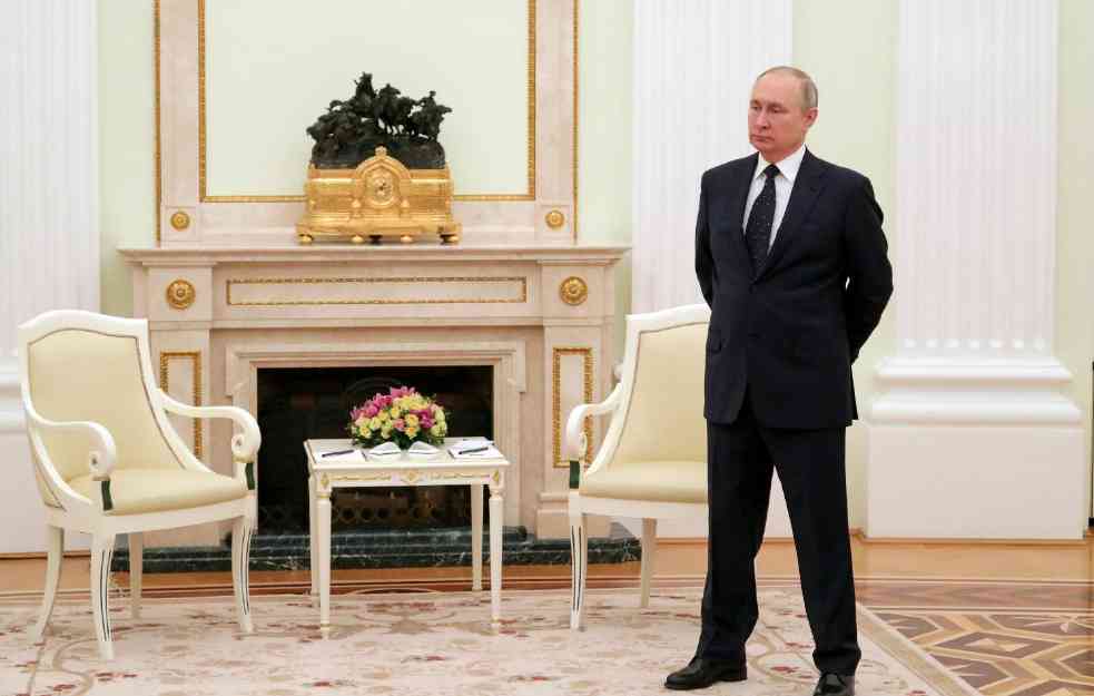 NOVI UDARAC ZA PORODICU PUTIN: Još jedna zemlja uvela sankcije ćerkama predsednika Rusije (FOTO)