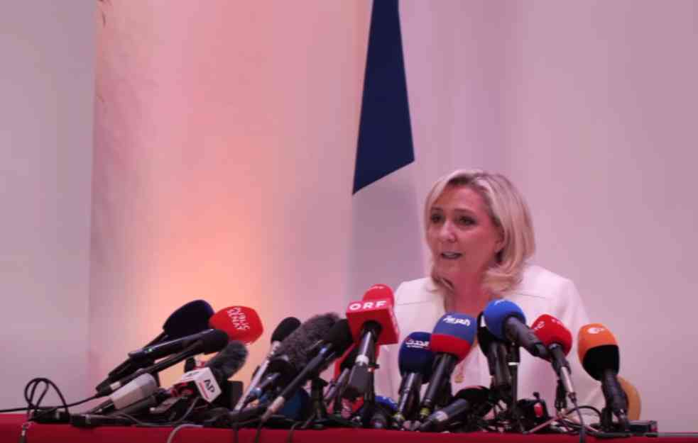 Marin Le Pen se oglasila nakon smrti oca