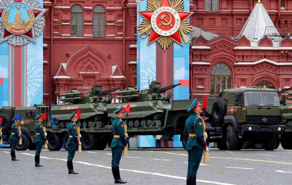 MOSKVA SPREMNA! Crvenim trgom će prodefilovati 11.000 vojnika (FOTO)