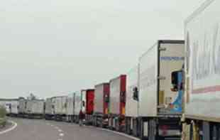 Kolone kamiona na granici: Blokiran saobraćaj