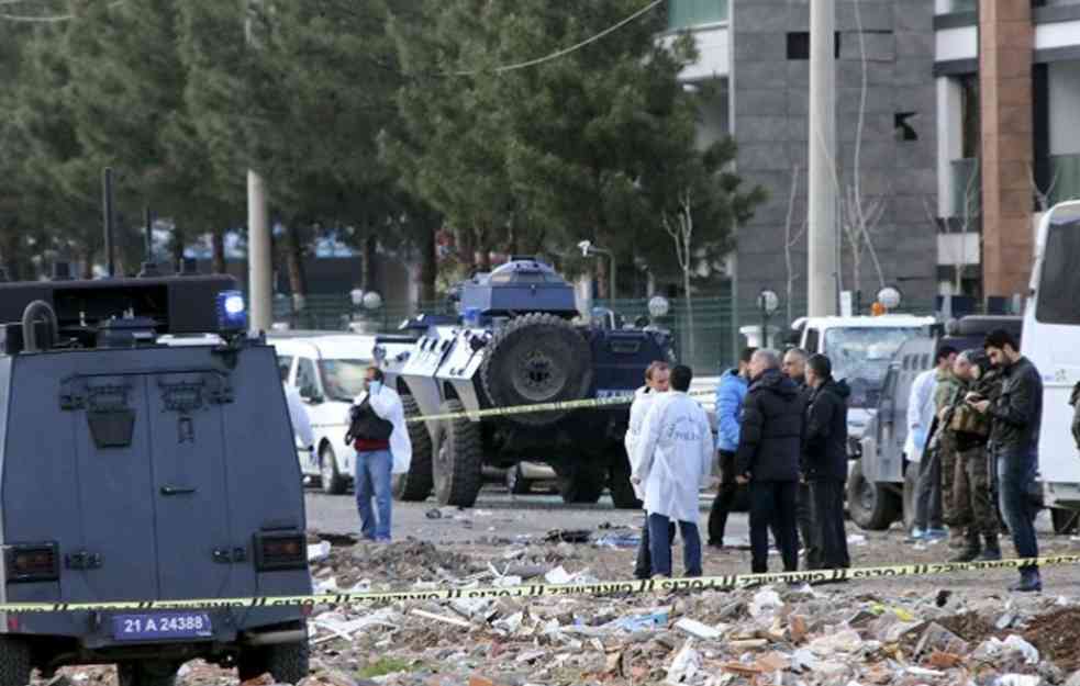 EKSPLODIRAO AUTOBUS U TURSKOJ: Ima mrtvih, sumnja se na teroristički napad
