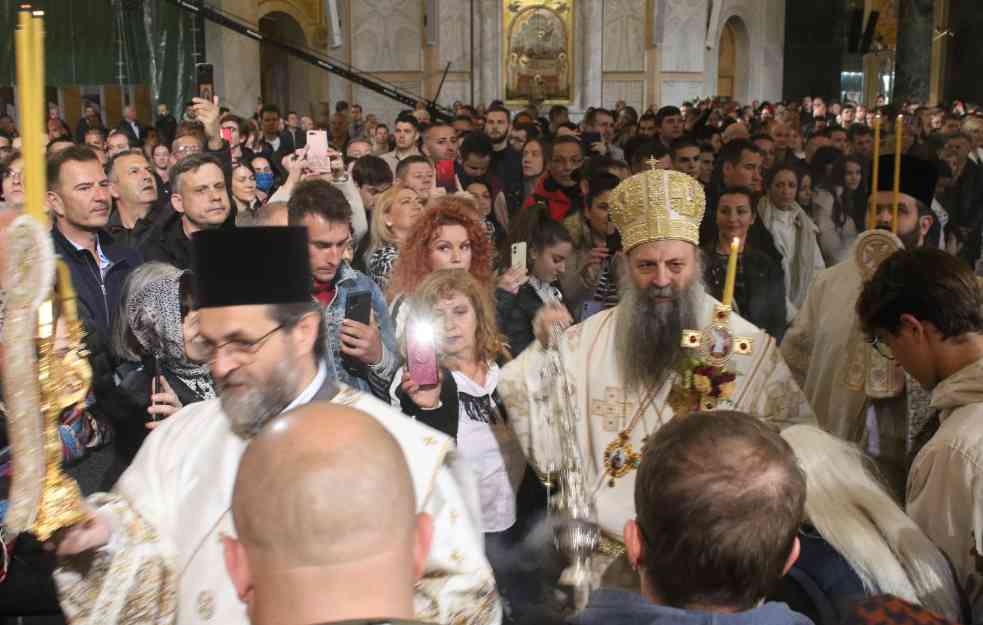 VASKRŠNJA LITURGIJA U HRAMU SVETOG SAVE: Patrijarh Porfirije služio jutrenje 