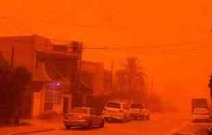 SUNCE SE VIŠE NE VIDI! Peščana oluja potpuno prekrila Bagdad, ljudi <span style='color:red;'><b>hospitalizovani</b></span>, obustavljeni letovi (VIDEO)