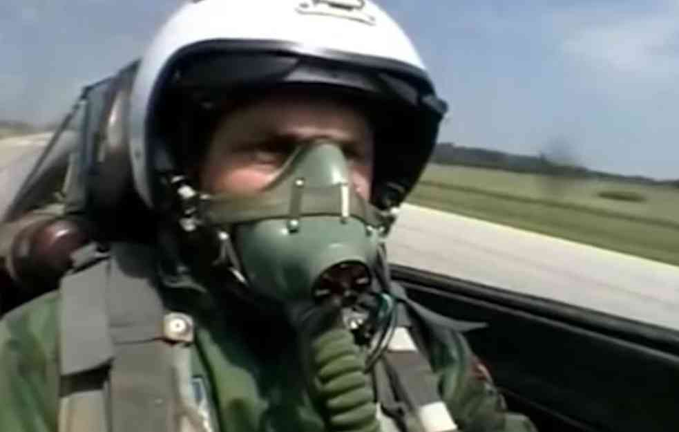 ČULA SE GRMLJAVINA MOTORA: 23 godine od herojske pogibije pukovnika Milenka Pavlovića, seo u avion i sam krenuo na NATO lovce (VIDEO)