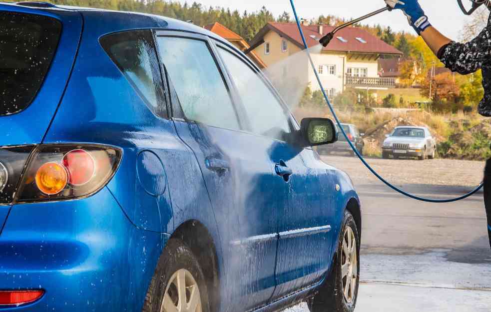 Evo kako se pravilno pere auto u samouslužnoj autoperionici?