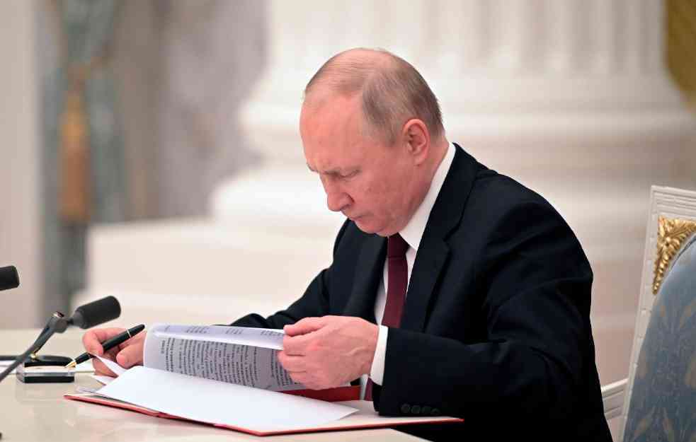 Putin potpisao pet zakona: Evo šta donose i zašto se Zapad trese!