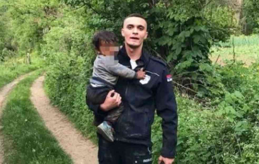 JUNAK U UNIFORMI Ovo je policajac koji je spasio mališana (FOTO)