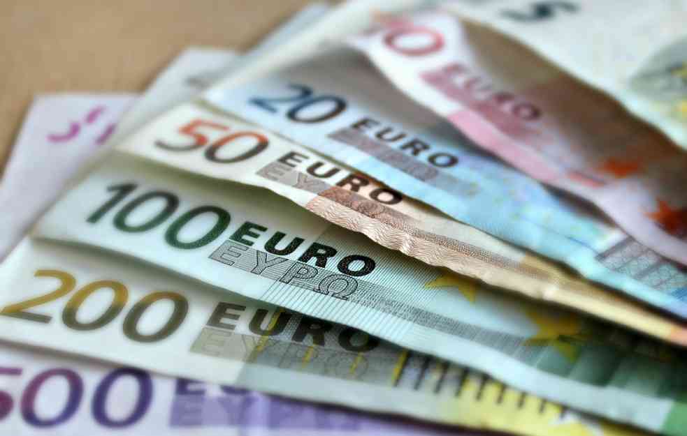 POTVRĐENO: Uskoro počinje prijava za sto evra pomoći mladima