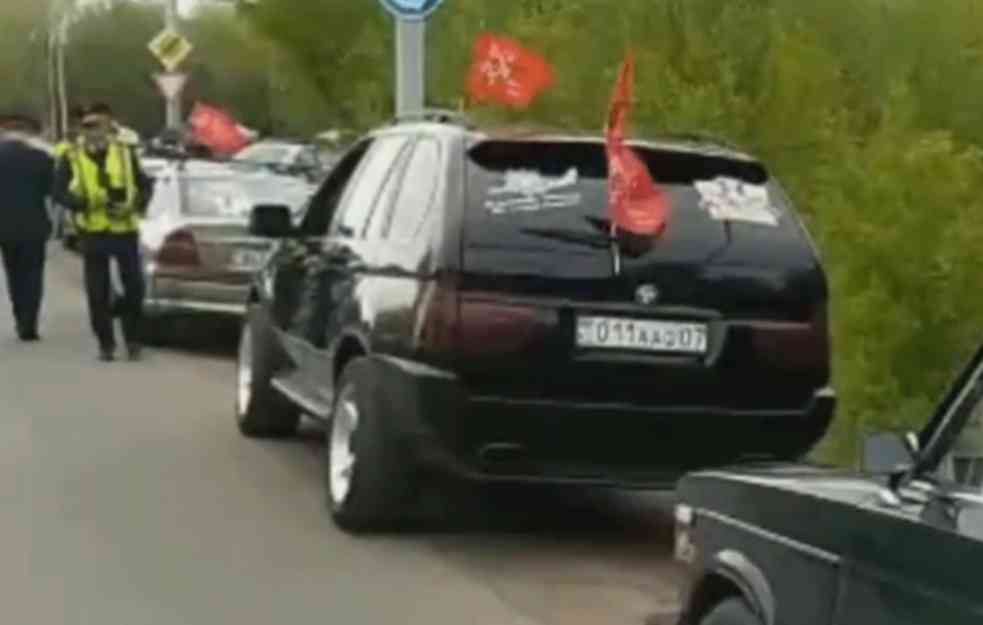 Policija zaustavila učesnike paradne povorke u Kazahstanu! (VIDEO)