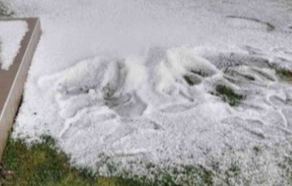 VIDELI SU SNEG U MAJU: Šabac pogodilo jako nevreme, meštani u šoku (FOTO)