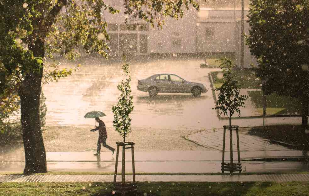 STIŽE VELIKA PROMENA VREMENA: Oprez, pali se NARANDŽASTI meteoalarm i vreme postaje OPASNO!