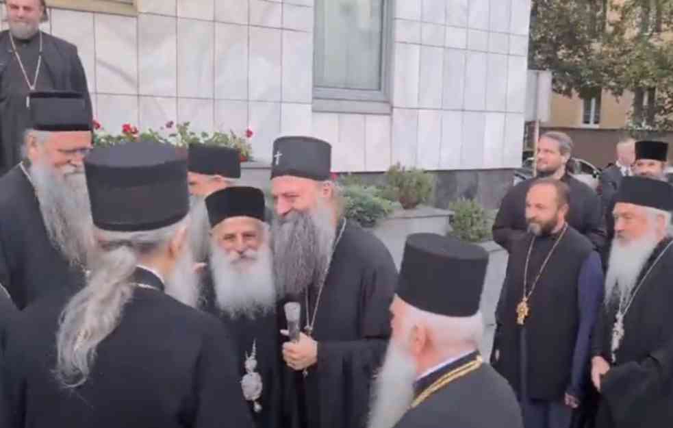 POČELA LITURGIJA ZA OBNOVU KANONSKOG JEDINSTVA SPC I MPC: "Dobro nam došla, draga braćo!" (VIDEO)