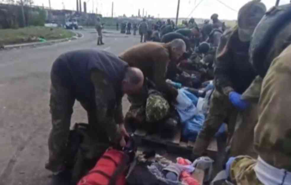 POSLEDNJI VOJNICI NAPUSTILI AZOVSTALJ: Ovako je izgledala  njihova PREDAJA (VIDEO)